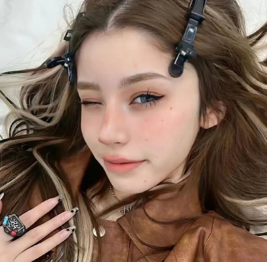 女摄青鬼游埠